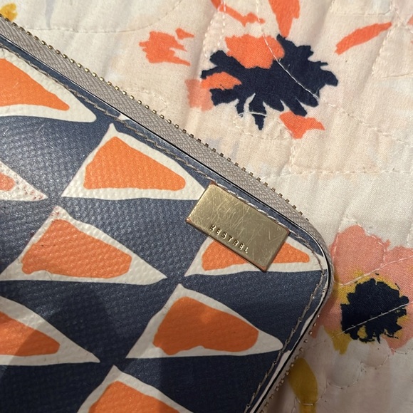 Kestrel Deltille Wallet Wristlet Clutch - Picture 5 of 9